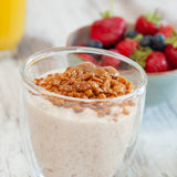 Fresh Delicious biscoff overnight oats, a popular healthy meal prep for weight loss and muscle gain by Macro Based Diet.