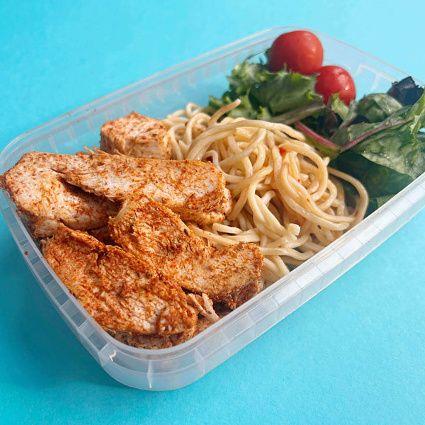 Fajita chicken with noodles – healthy meal prep for weight loss and muscle gain by Macro Based Diet.