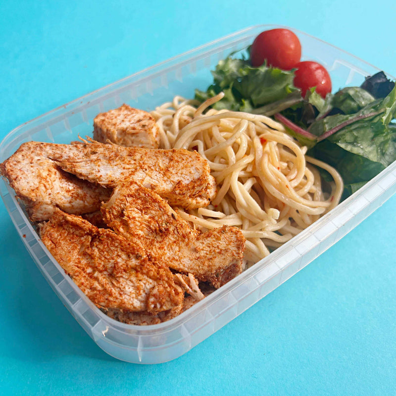 Fajita chicken with noodles – healthy meal prep for weight loss and muscle gain by Macro Based Diet.
