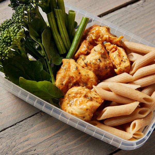 Fresh Garlic Chicken with pasta, healthy meal prep for weight loss and muscle gain by Macro Based Diet.